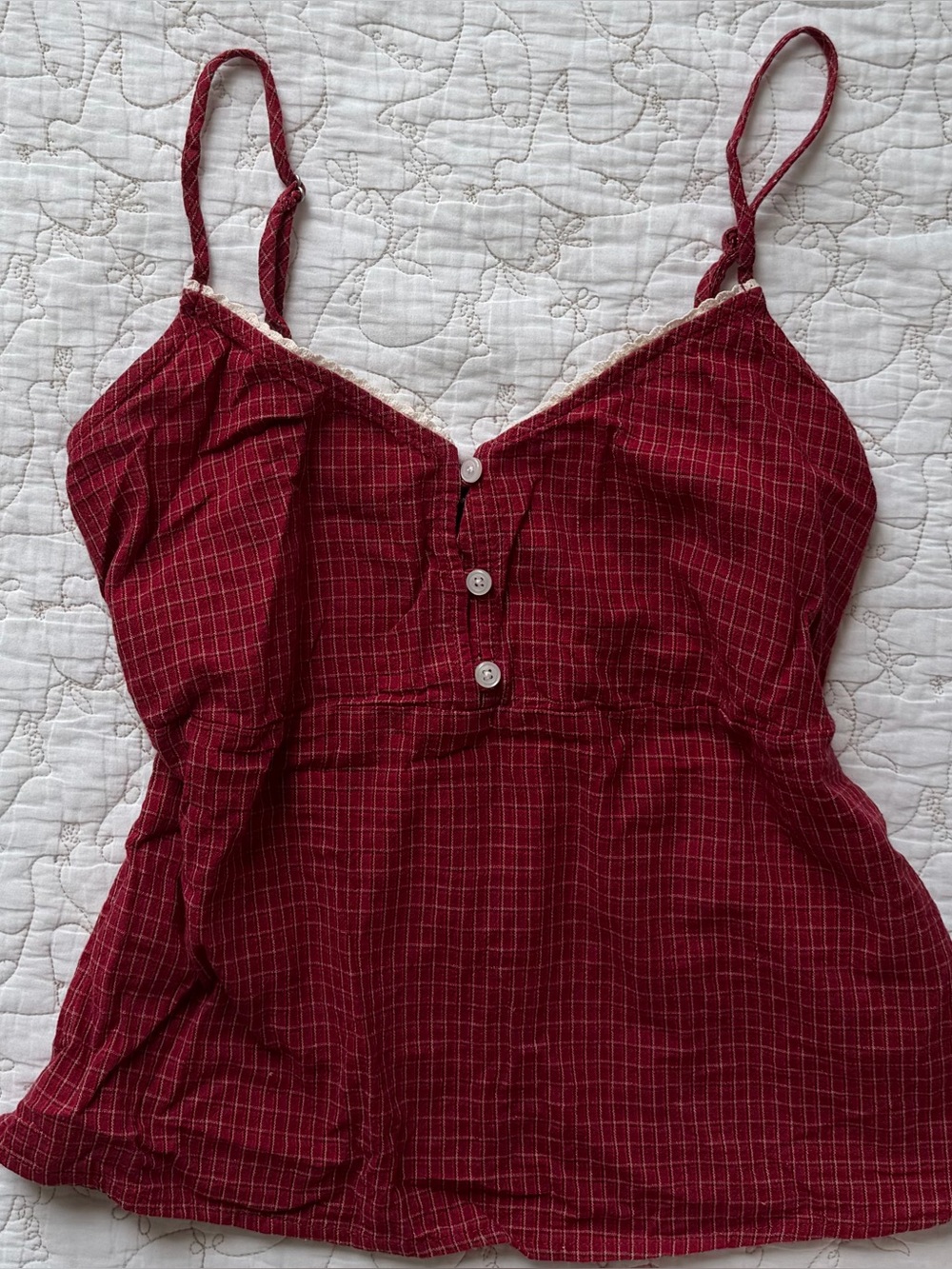 brandy melville tiffany plaid tank in red 🍒🍒